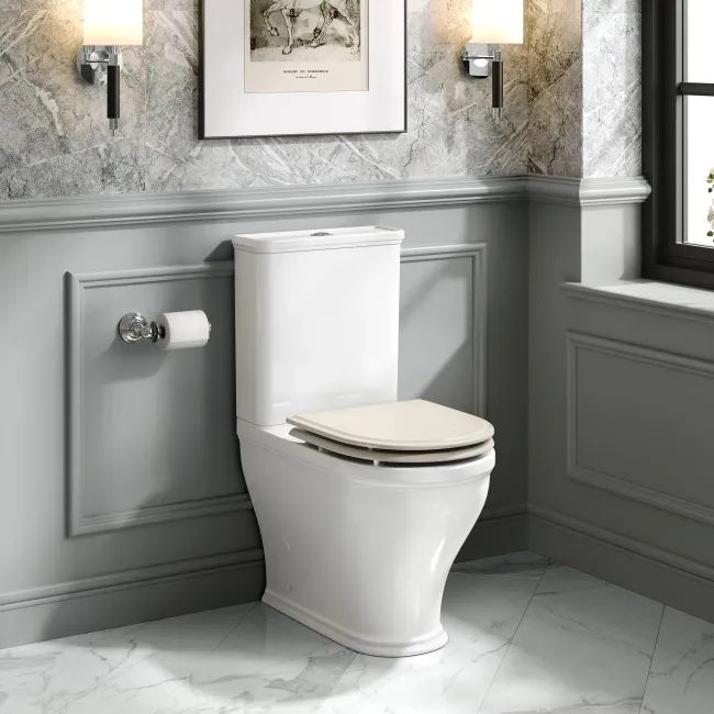 Kansas Traditional Rimless Close Coupled Toilet With Chalk White Wooden Seat