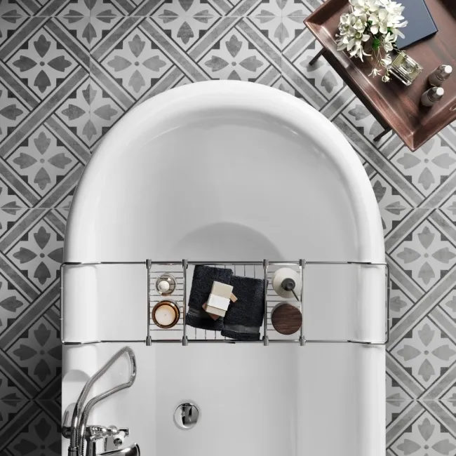 Grosvenor 1800mm Roll Top Bath - Chrome Ball Feet